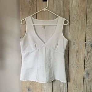 Old Navy white linen top. Size: M.